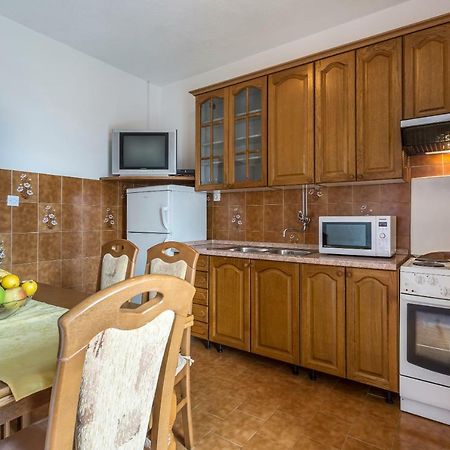 Apartmani Bezma Bol Bagian luar foto