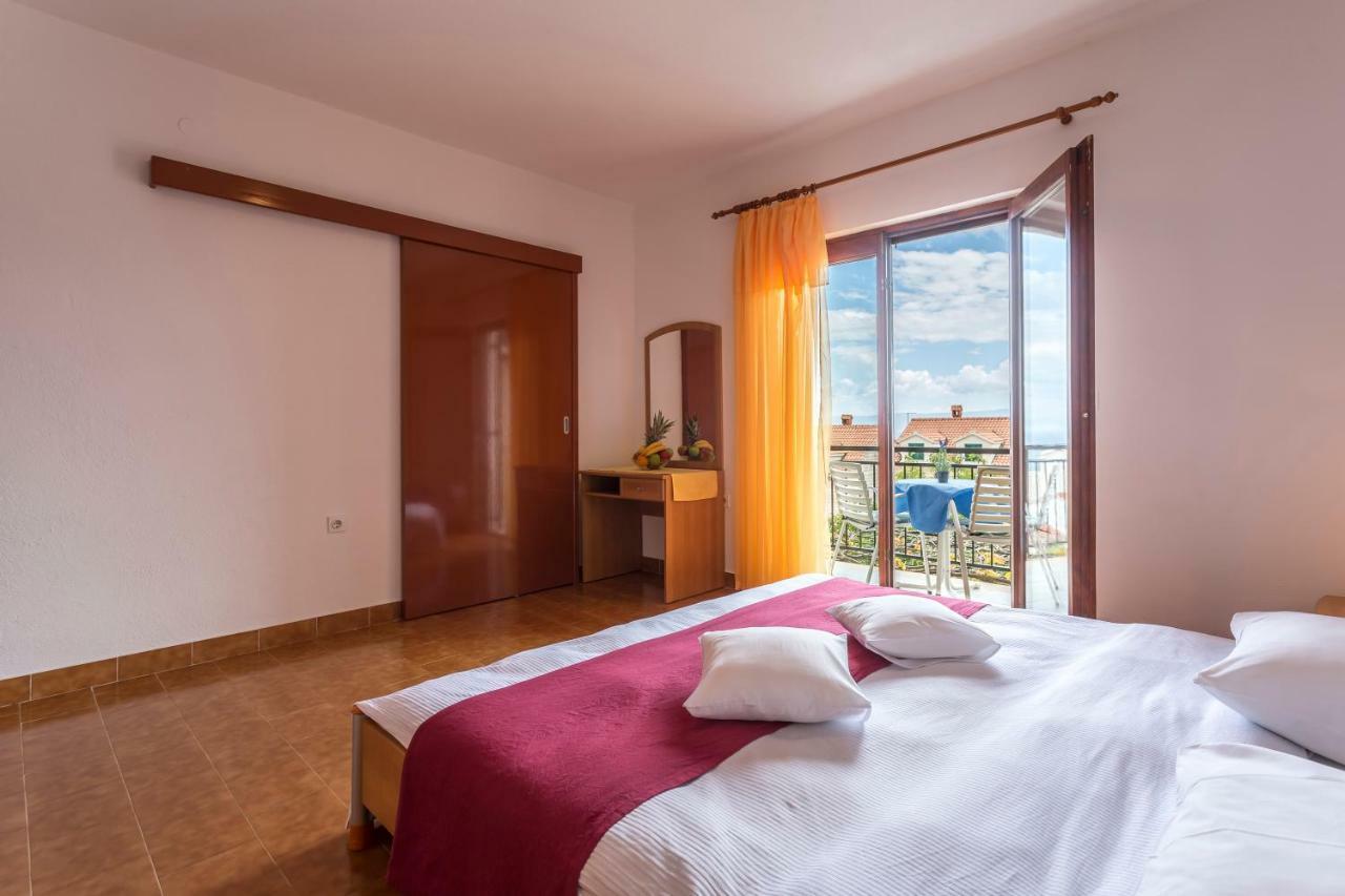 Apartmani Bezma Bol Bagian luar foto