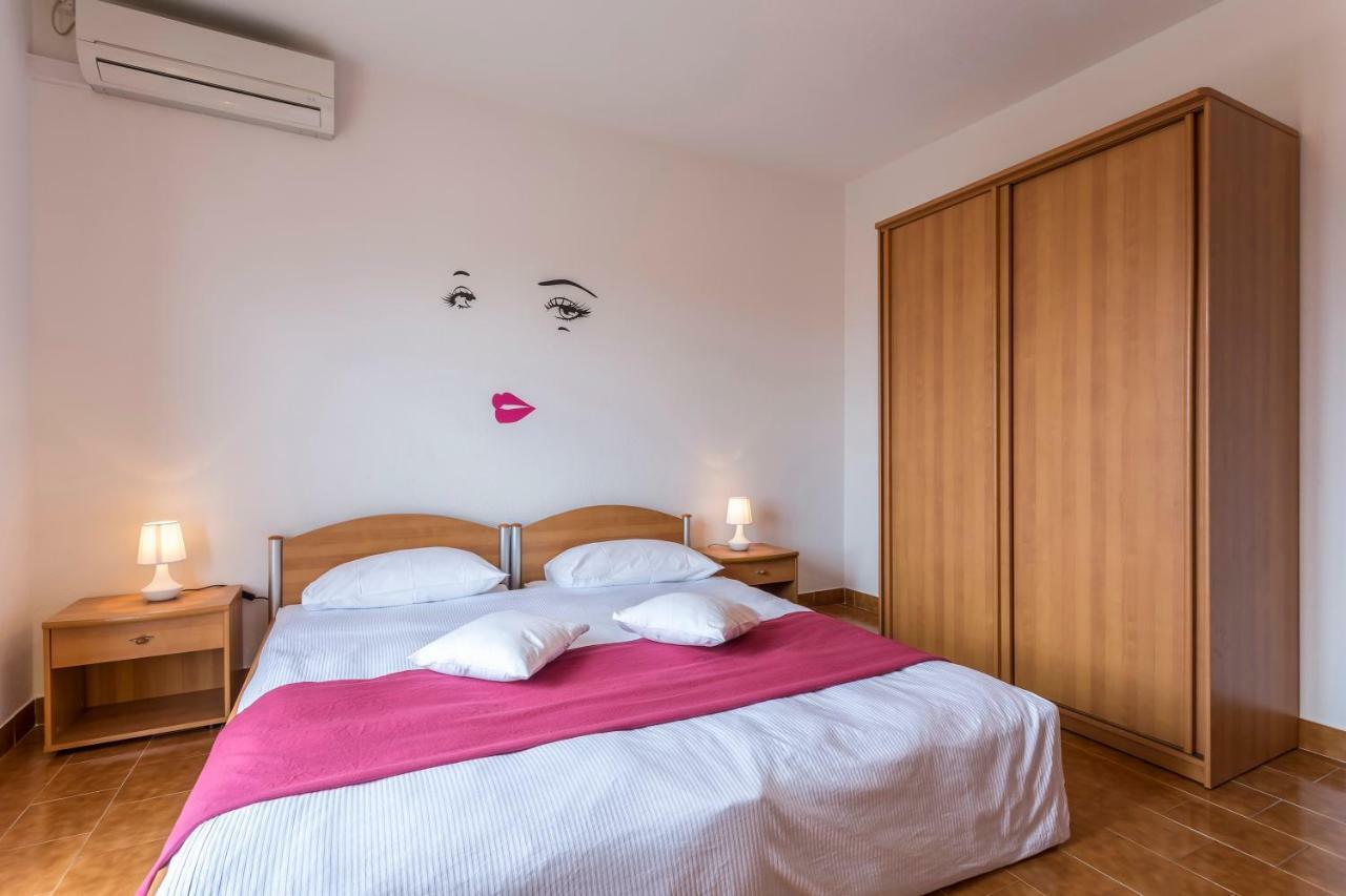 Apartmani Bezma Bol Bagian luar foto