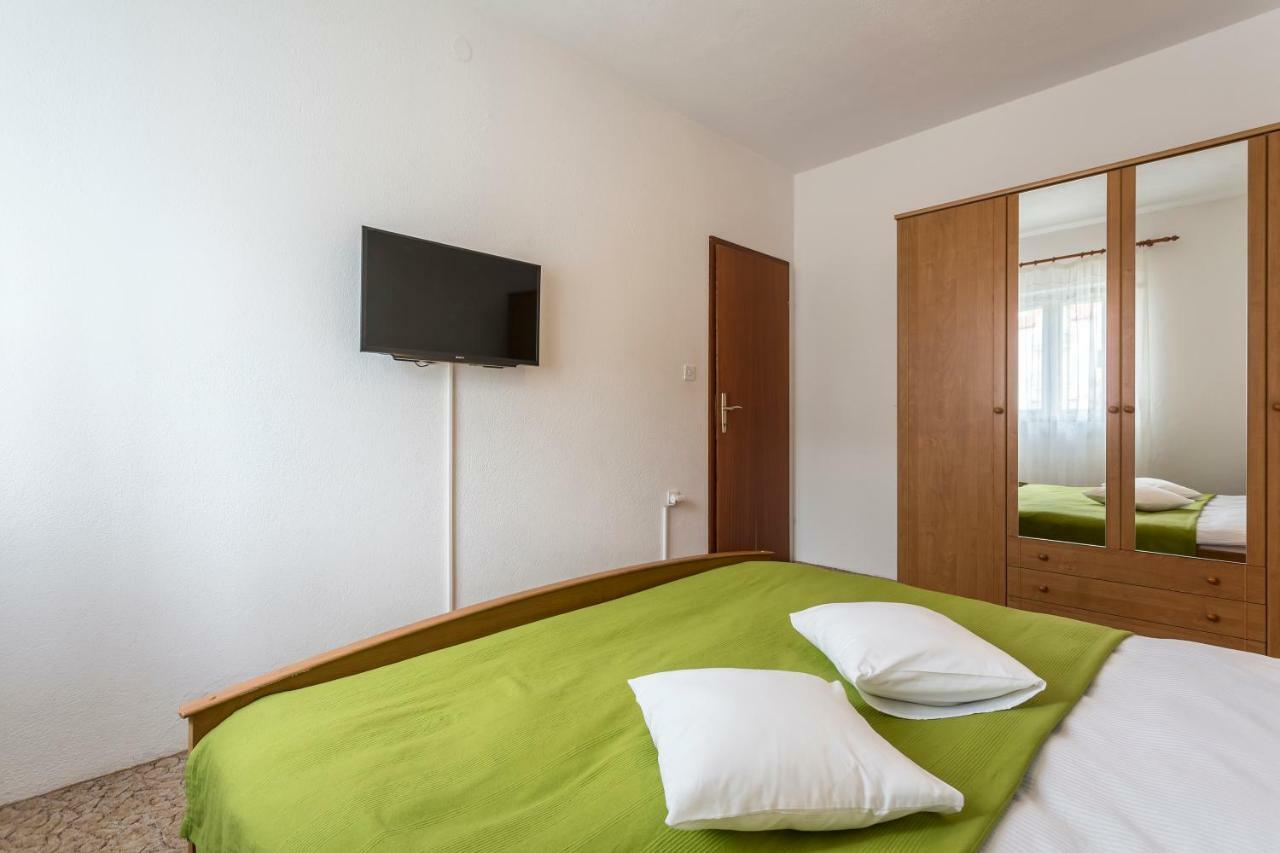 Apartmani Bezma Bol Bagian luar foto