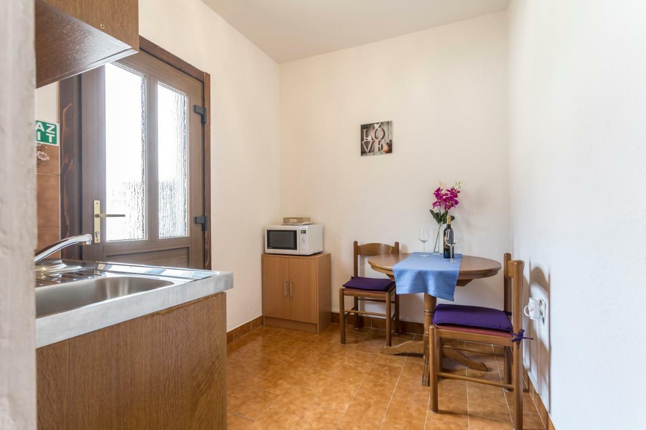 Apartmani Bezma Bol Bagian luar foto