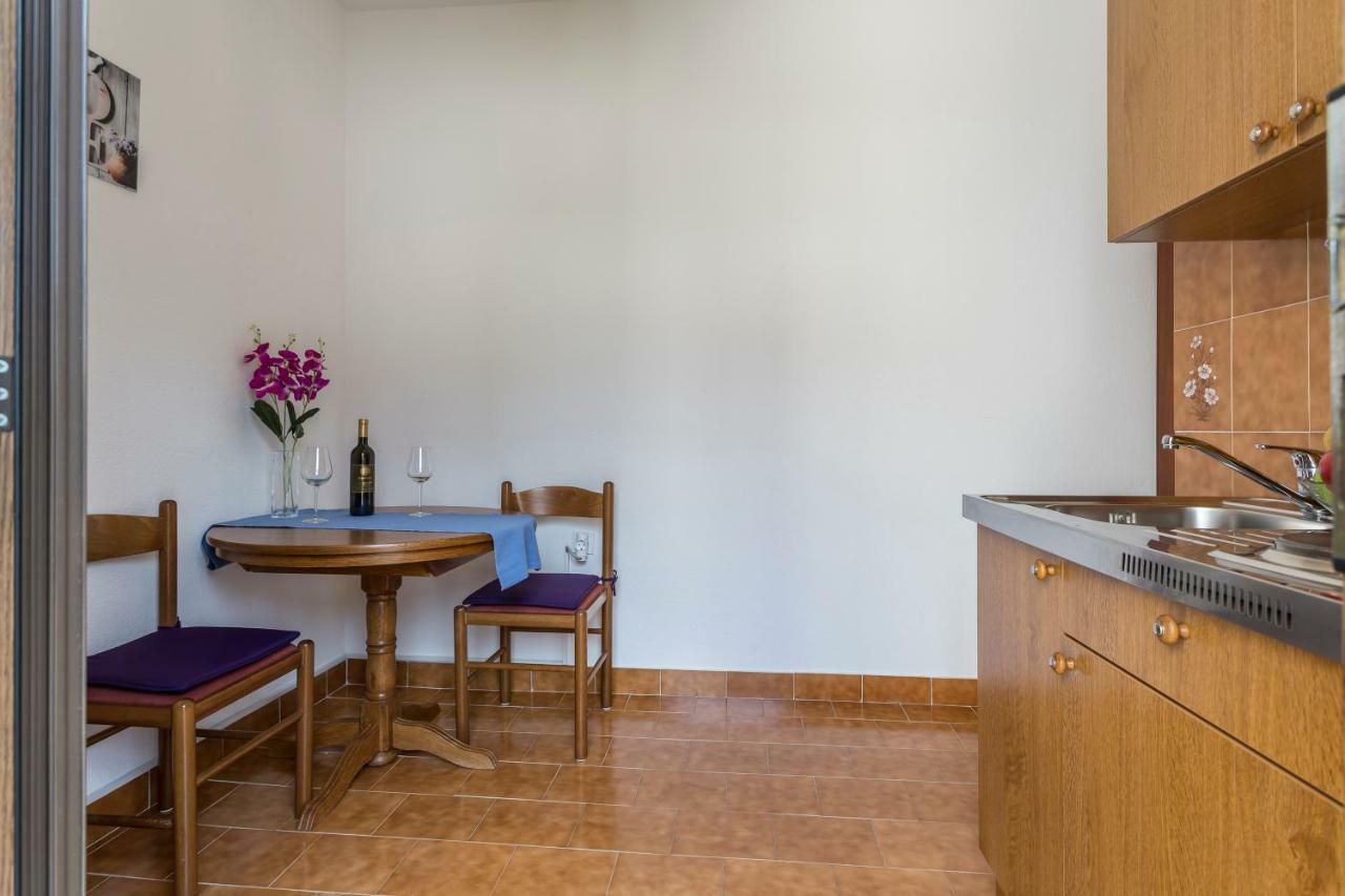 Apartmani Bezma Bol Bagian luar foto
