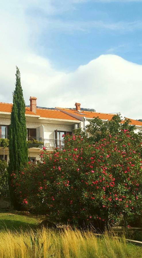 Apartmani Bezma Bol Bagian luar foto